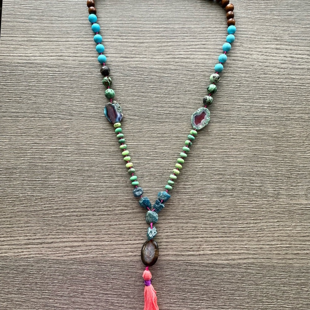 Hand knotted gemstone necklace.  42” - Picture 11 of 11